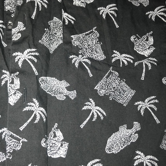 Men’s Gap short sleeve button down - Picture 4 of 4